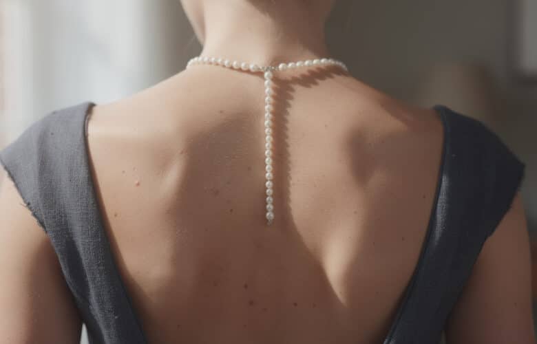 découvrez comment sublimer votre look avec des bijoux de dos ornés de perles, pour une élégance raffinée et discrète. nos conseils pour un style chic et original.