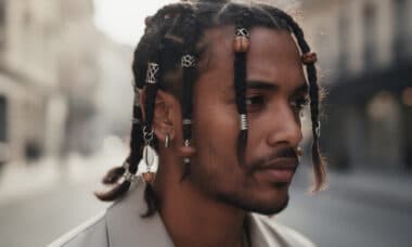 découvrez les tendances 2025 en bijoux de cheveux pour tresse afro homme et adoptez dès maintenant des accessoires stylés pour sublimer votre coiffure.