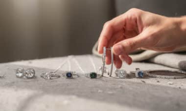 découvrez les 10 bijoux incontournables à déballer chaque jour dans le calendrier de l'avent bijoux zalando, une sélection élégante pour sublimer vos fêtes.