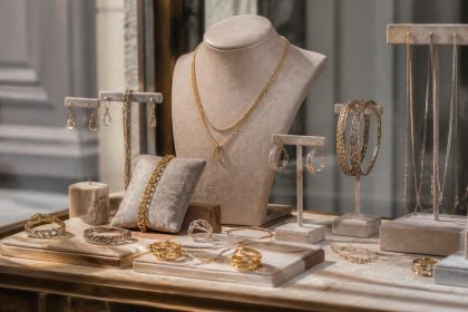 découvrez les marques de bijoux italiens alliant tradition artisanale et design contemporain pour des créations élégantes et intemporelles.